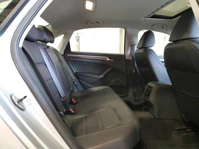 1VWBT7A30GC039761 - 2016 VOLKSWAGEN PASSAT SE SILVER photo 10