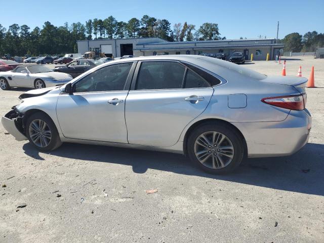 4T1BF1FKXHU669009 - 2017 TOYOTA CAMRY LE SILVER photo 2