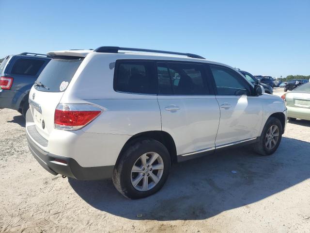 5TDZA3EH0CS024028 - 2012 TOYOTA HIGHLANDER BASE Սպիտակ լուսանկար 3