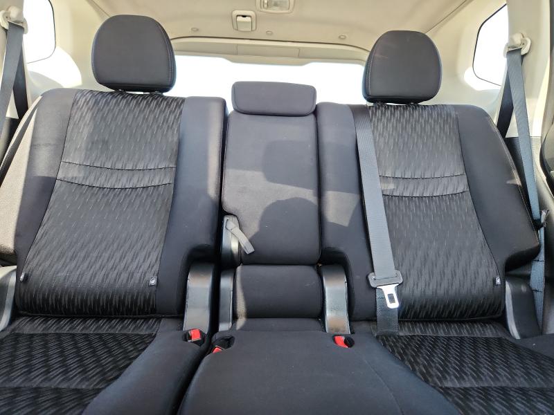 5N1AT2MV3JC758665 - 2018 NISSAN ROGUE S 白色 照片 10