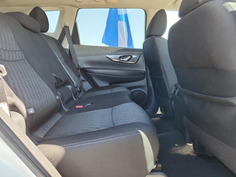 5N1AT2MV3JC758665 - 2018 NISSAN ROGUE S 白色 照片 11