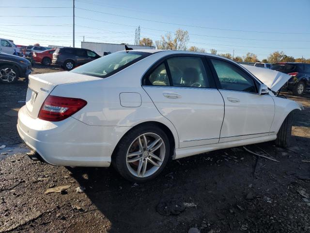 WDDGF8AB1DG144431 - 2013 MERCEDES-BENZ C 300 4MATIC WHITE photo 3
