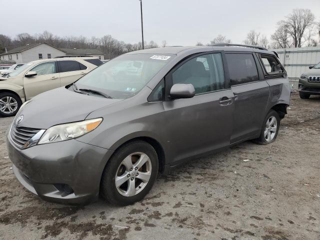 2011 TOYOTA SIENNA LE, 