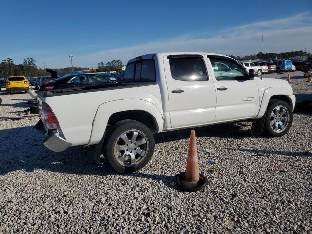 5TFJU4GN1BX008894 - 2011 TOYOTA TACOMA DOUBLE CAB PRERUNNER WHITE photo 3
