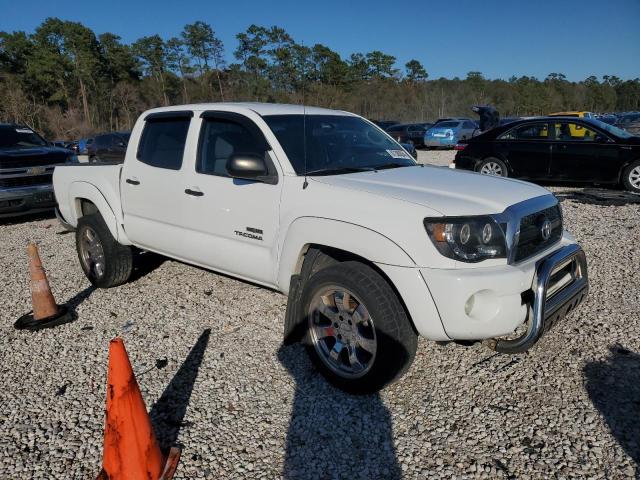 5TFJU4GN1BX008894 - 2011 TOYOTA TACOMA DOUBLE CAB PRERUNNER WHITE photo 4