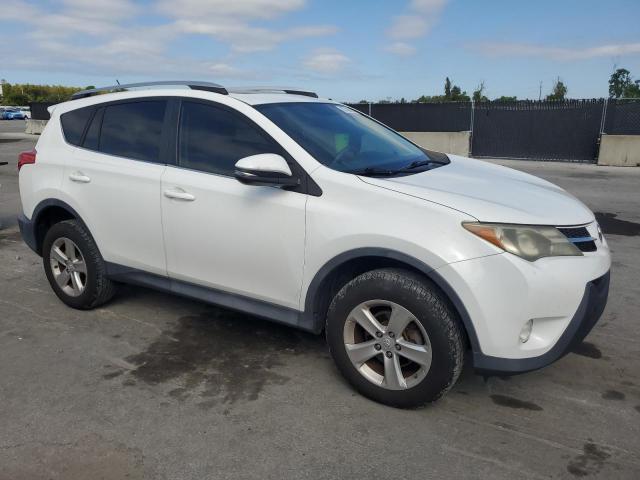 2T3WFREV0EW123124 - 2014 TOYOTA RAV4 XLE أبيض صورة 4