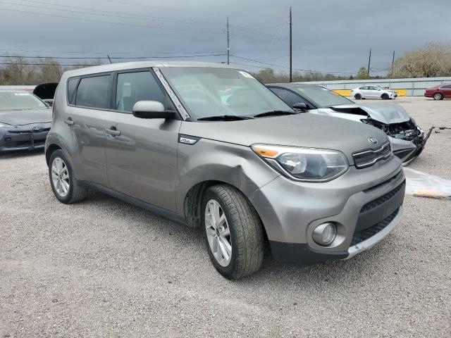 KNDJP3A55J7576736 - 2018 KIA SOUL + GRAY photo 4