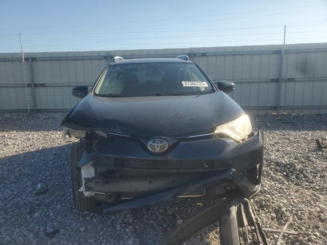 JTMZFREV6JJ205798 - 2018 TOYOTA RAV4 LE 蓝色 照片 5