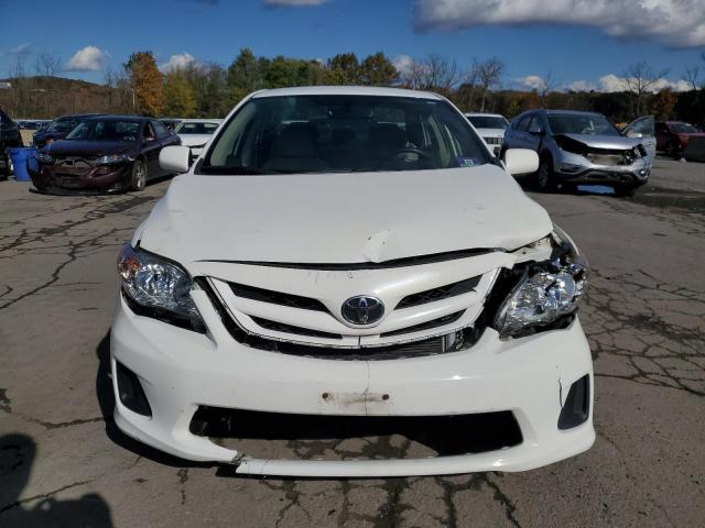 JTDBU4EE8BJ102488 - 2011 TOYOTA COROLLA BASE 白色 照片 5