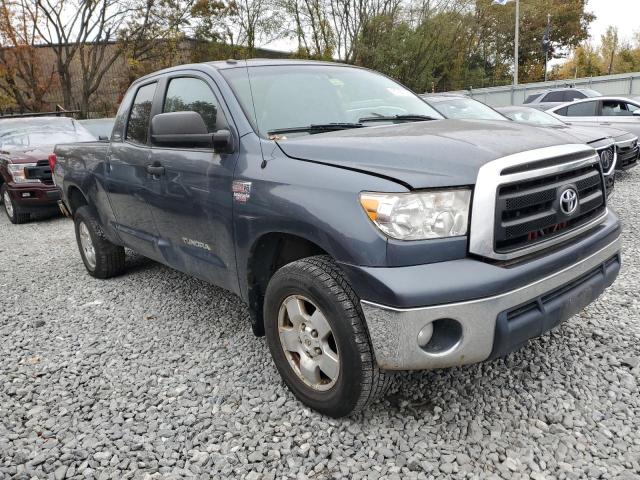 5TFUY5F1XAX131890 - 2010 TOYOTA TUNDRA DOUBLE CAB SR5 GRAY photo 4