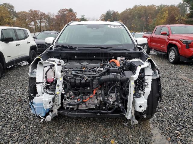 4T3RWRFV3RU157026 - 2024 TOYOTA RAV4 XLE WHITE photo 5