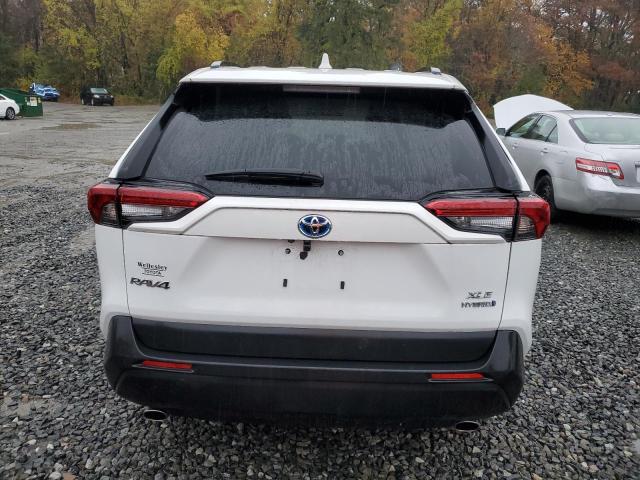 4T3RWRFV3RU157026 - 2024 TOYOTA RAV4 XLE WHITE photo 6