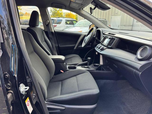2T3BFREV5HW603971 - 2017 TOYOTA RAV4 LE Schwarz Foto 7