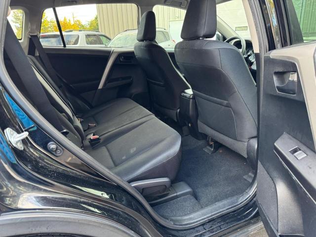 2T3BFREV5HW603971 - 2017 TOYOTA RAV4 LE Schwarz Foto 9