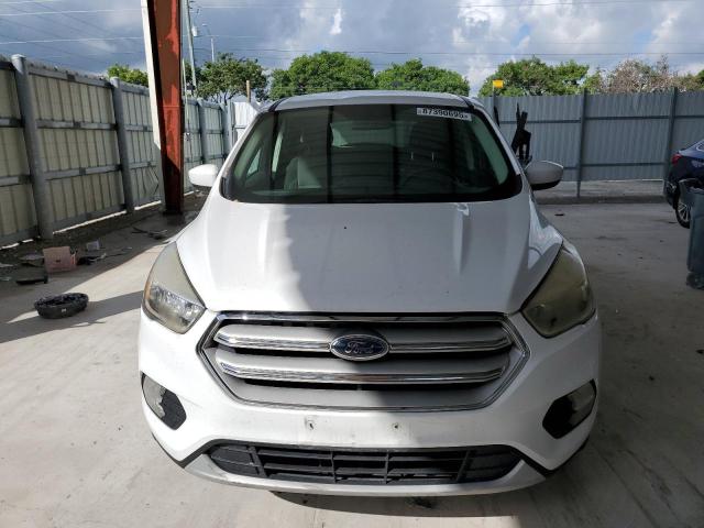 1FMCU0GD0KUA64976 - 2019 FORD ESCAPE SE WHITE photo 5