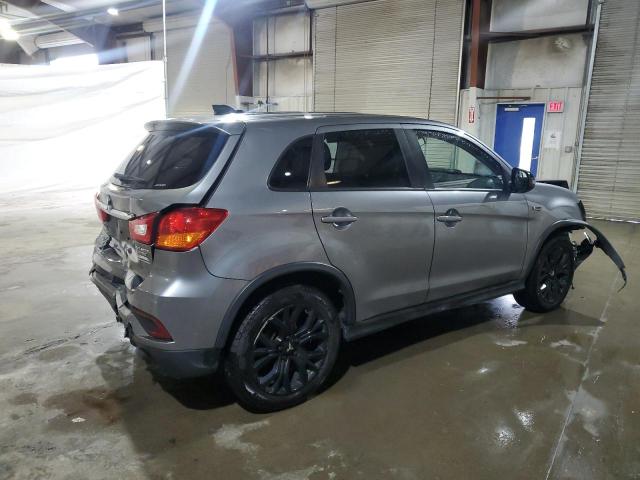 JA4AR3AU6JZ025358 - 2018 MITSUBISHI OUTLANDER ES GRAY photo 3