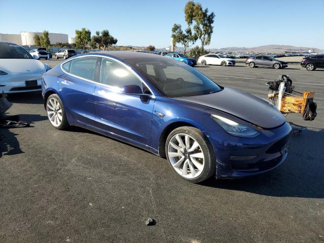 5YJ3E1EA5JF164515 - 2018 TESLA MODEL 3 ლურჯი ფოტო 4