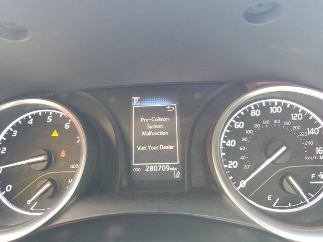 4T1B11HK8JU015918 - 2018 TOYOTA CAMRY L GRAY photo 9