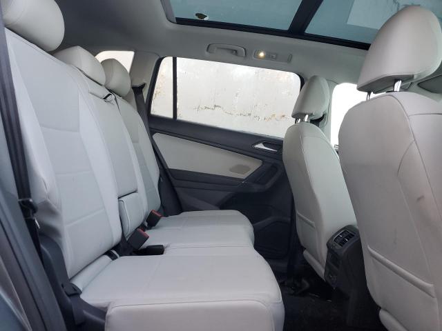 3VV2B7AXXJM085226 - 2018 VOLKSWAGEN TIGUAN SE Szary zdjęcie 11