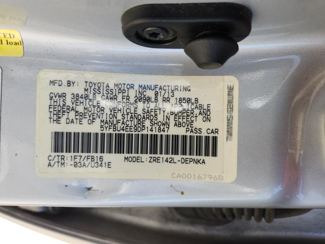 5YFBU4EE9DP141847 - 2013 TOYOTA COROLLA BASE Silber Foto 13