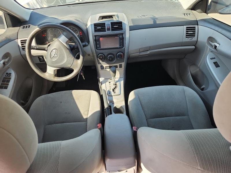 5YFBU4EE9DP141847 - 2013 TOYOTA COROLLA BASE Silber Foto 8