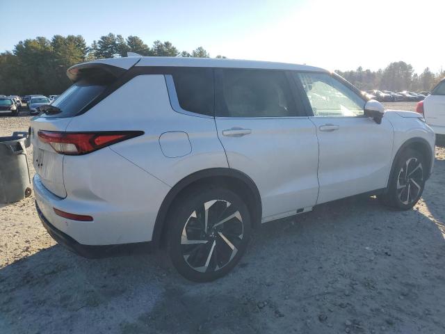 JA4J4TA81NZ030121 - 2022 MITSUBISHI OUTLANDER ES WHITE photo 3