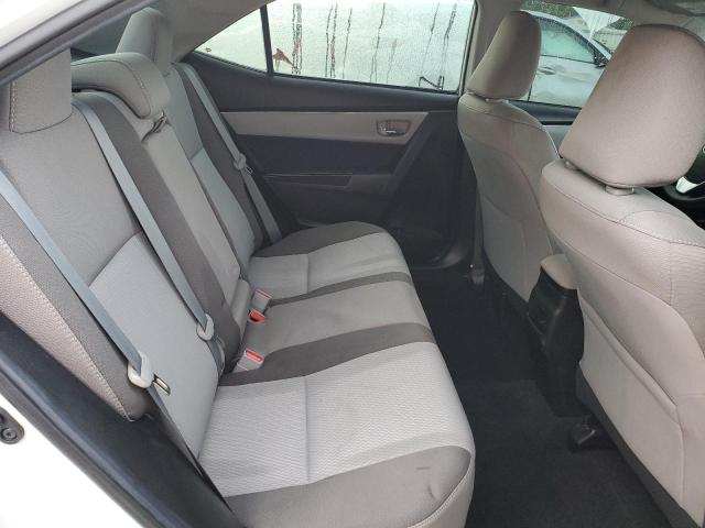 5YFBURHE1JP763119 - 2018 TOYOTA COROLLA L თეთრი ფოტო 10