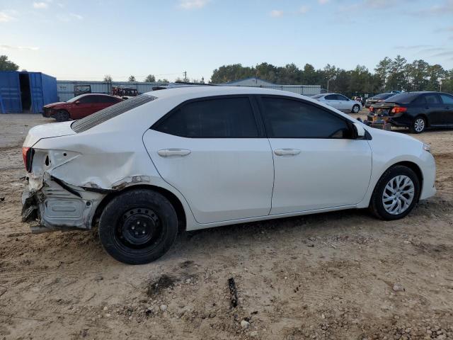 5YFBURHE1JP763119 - 2018 TOYOTA COROLLA L თეთრი ფოტო 3