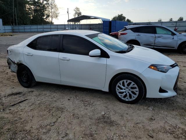 5YFBURHE1JP763119 - 2018 TOYOTA COROLLA L თეთრი ფოტო 4
