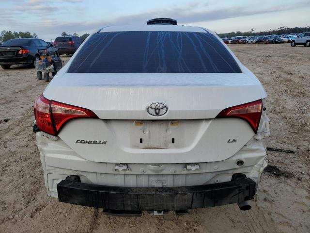 5YFBURHE1JP763119 - 2018 TOYOTA COROLLA L თეთრი ფოტო 6