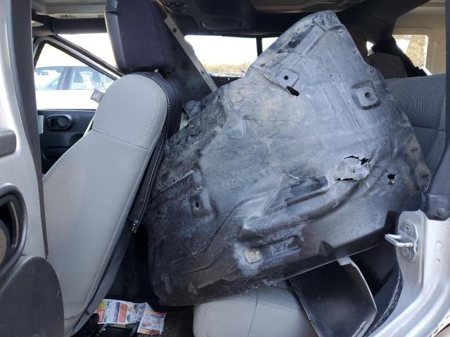 1J4GA59157L211637 - 2007 JEEP WRANGLER SAHARA Gümüş foto 11