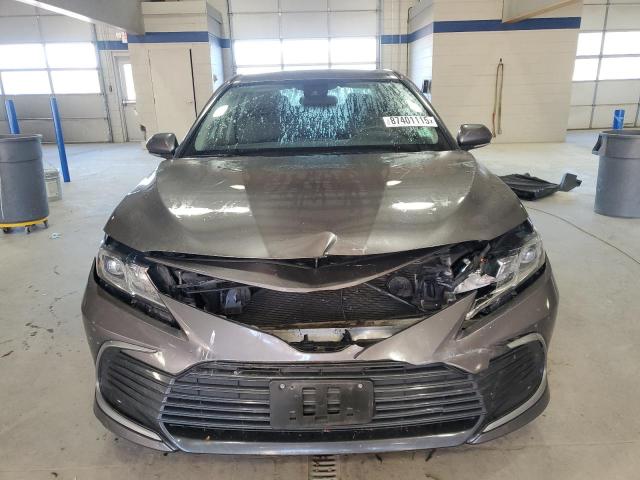 4T1C11AK9PU144130 - 2023 TOYOTA CAMRY LE Күміс фото 5