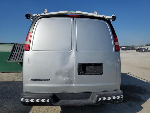 1GCWGAFF0H1176625 - 2017 CHEVROLET EXPRESS G2 Серебристый фото 6