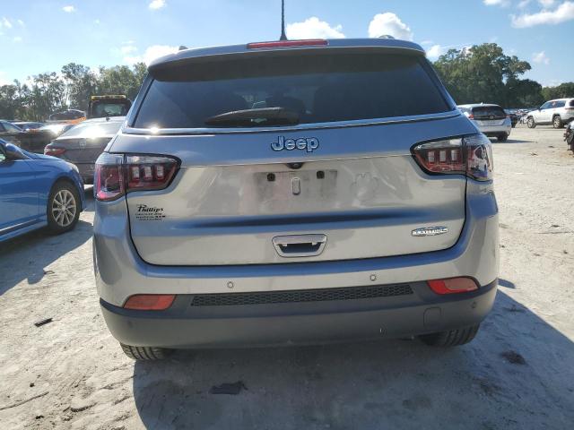 3C4NJCBB6LT252930 - 2020 JEEP COMPASS LATITUDE SILVER photo 6