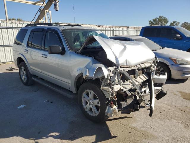 1FMEU7DE0AUA93696 - 2010 FORD EXPLORER XLT GRAY photo 4