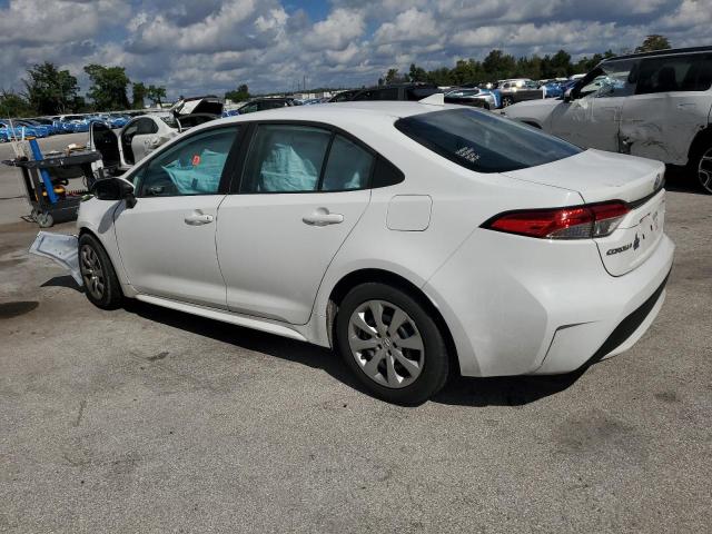 5YFEPMAE9MP180058 - 2021 TOYOTA COROLLA LE WHITE photo 2