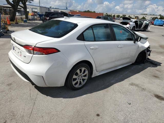 5YFEPMAE9MP180058 - 2021 TOYOTA COROLLA LE WHITE photo 3
