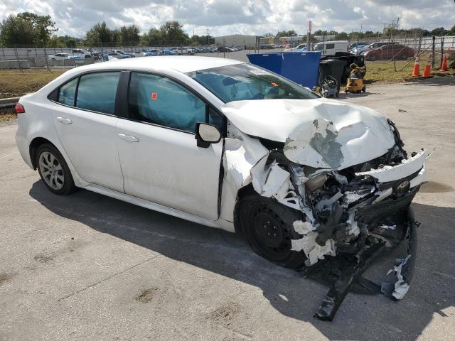 5YFEPMAE9MP180058 - 2021 TOYOTA COROLLA LE WHITE photo 4