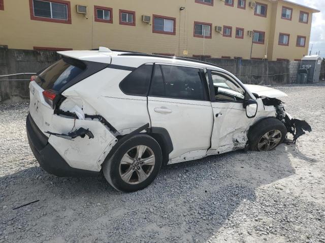JTMW1RFV6LD058822 - 2020 TOYOTA RAV4 XLE WHITE photo 3
