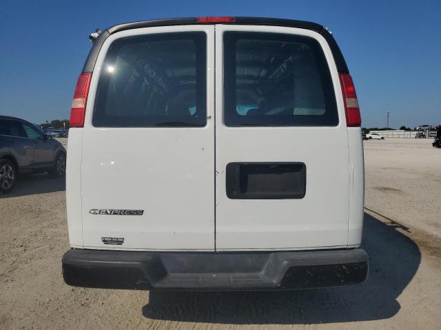 1GCFG15X091141594 - 2009 CHEVROLET EXPRESS G1 WHITE photo 6