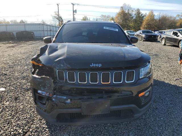 3C4NJDBB6KT593930 - 2019 JEEP COMPASS LATITUDE შავი ფოტო 5