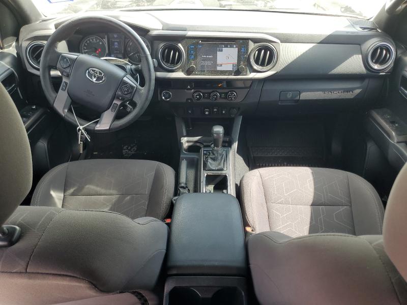 3TMAZ5CN3JM056186 - 2018 TOYOTA TACOMA DOUBLE CAB Blanc photo 8