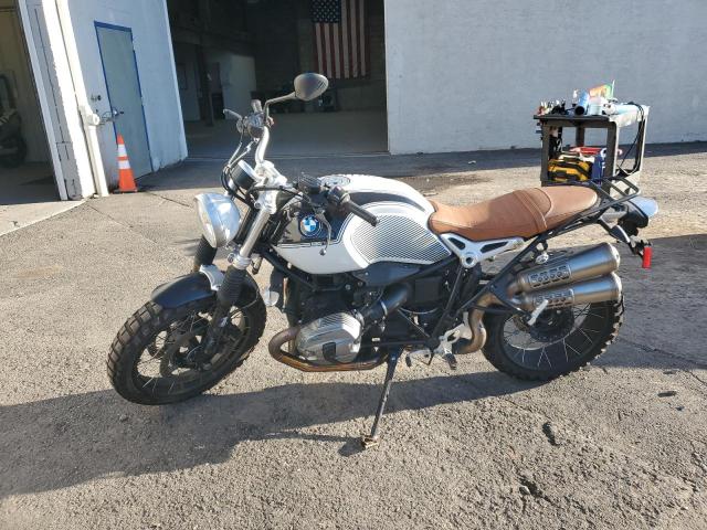 WB10J3300KZ794956 - 2019 BMW R NINE T SCRAMBLER WHITE photo 3