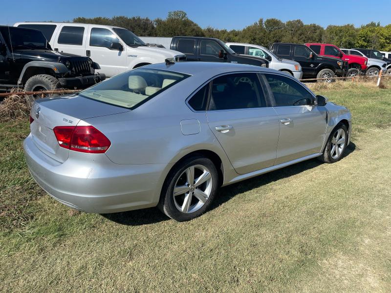 1VWBN7A33DC052266 - 2013 VOLKSWAGEN PASSAT SE SILVER photo 4