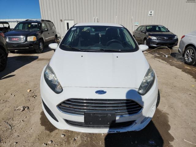 3FADP4BJ2FM223954 - 2015 FORD FIESTA SE WHITE photo 5