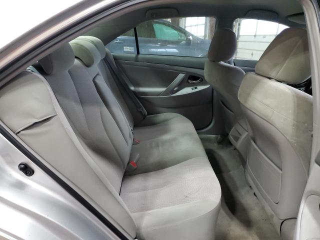 4T1BF3EK9BU143247 - 2011 TOYOTA CAMRY BASE Srebrny zdjęcie 10