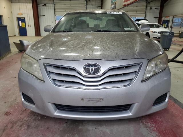 4T1BF3EK9BU143247 - 2011 TOYOTA CAMRY BASE Srebrny zdjęcie 5