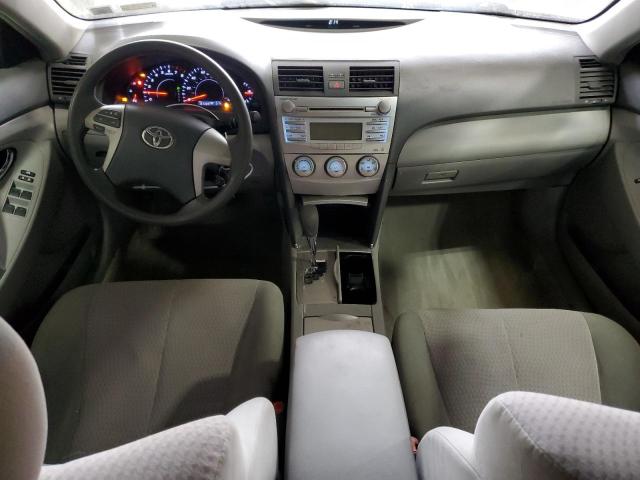 4T1BF3EK9BU143247 - 2011 TOYOTA CAMRY BASE Srebrny zdjęcie 8