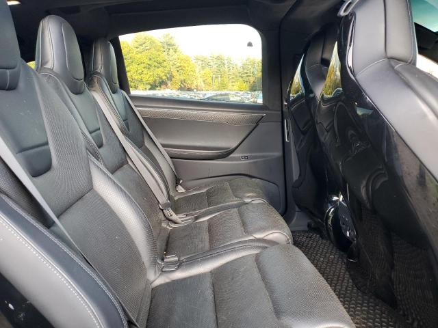 5YJXCAE43GF006717 - 2016 TESLA MODEL X BLACK photo 11