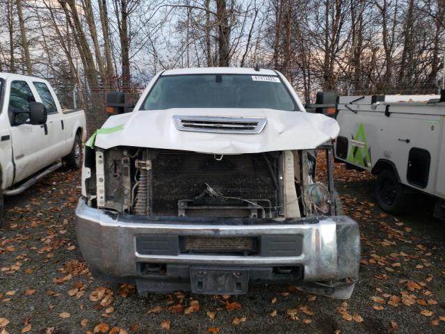 1GC4KYCYXJF180548 - 2018 CHEVROLET SILVERADO K3500 Weiß Foto 5